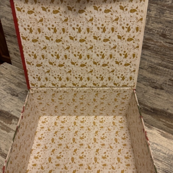 Noel Holiday Gift Box Red Bow Vintage Inspired - Picture 3 of 5